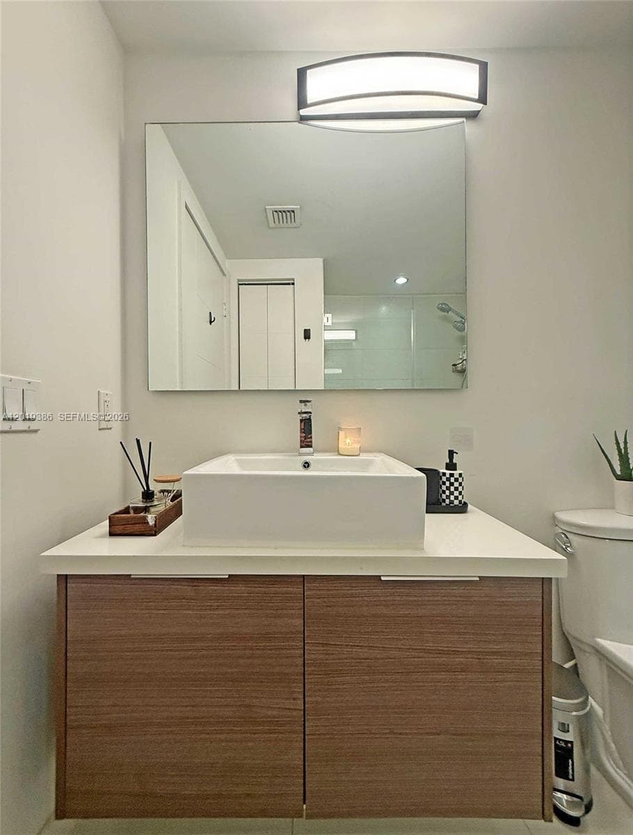1010 SW 2nd Ave # 1709, Miami FL 33130 — 11