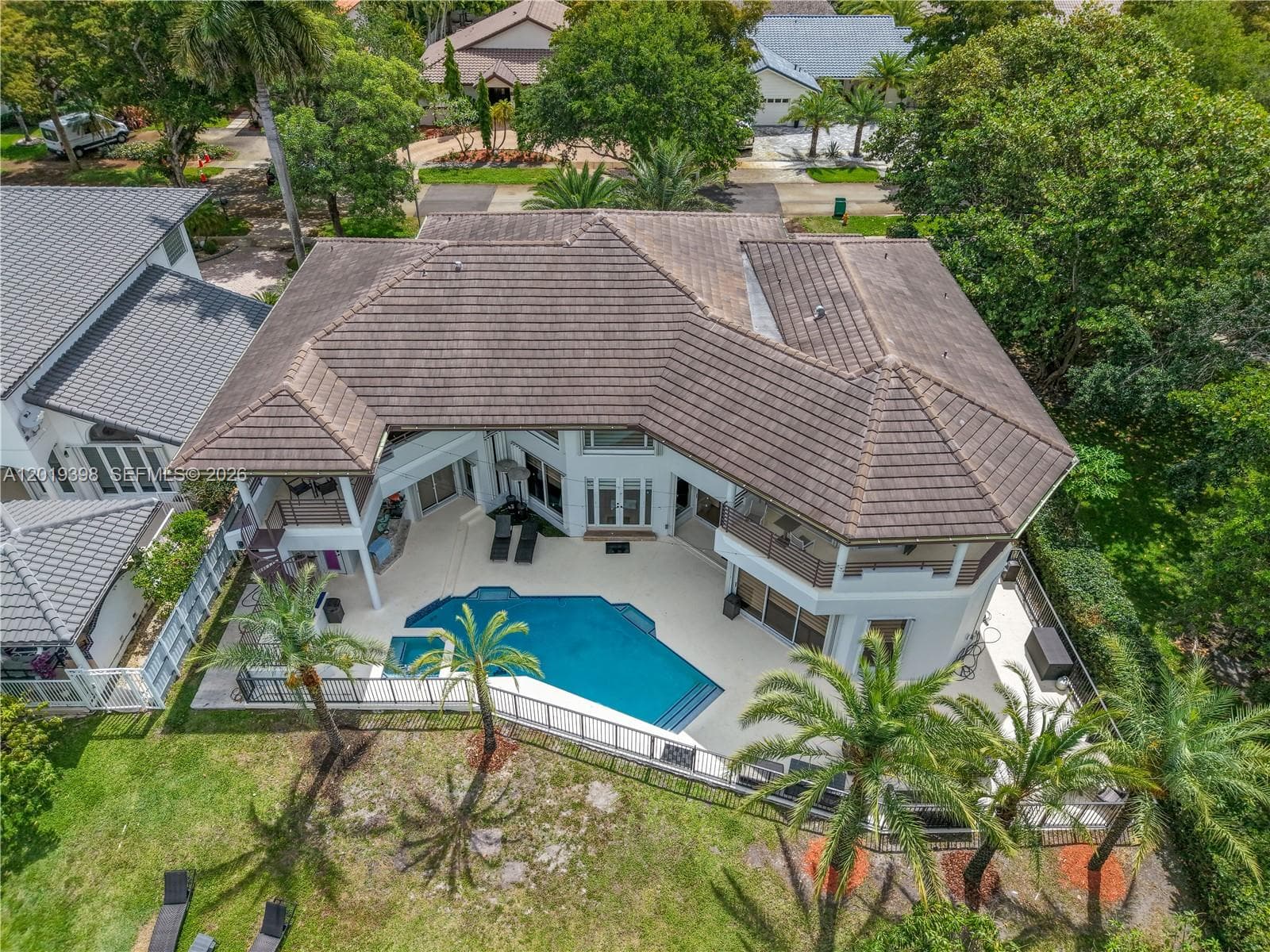14332 Ardoch Pl, Miami Lakes FL 33016 — 10