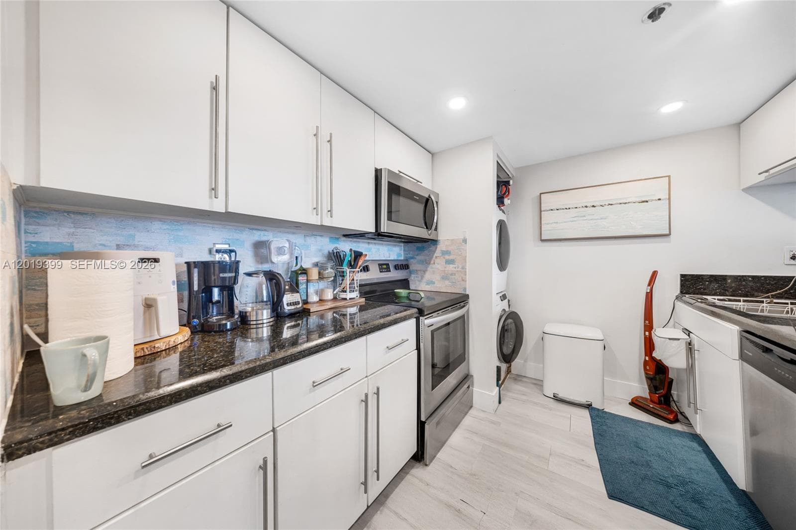7601 E Treasure Dr # 923, North Bay Village FL 33141 — 8