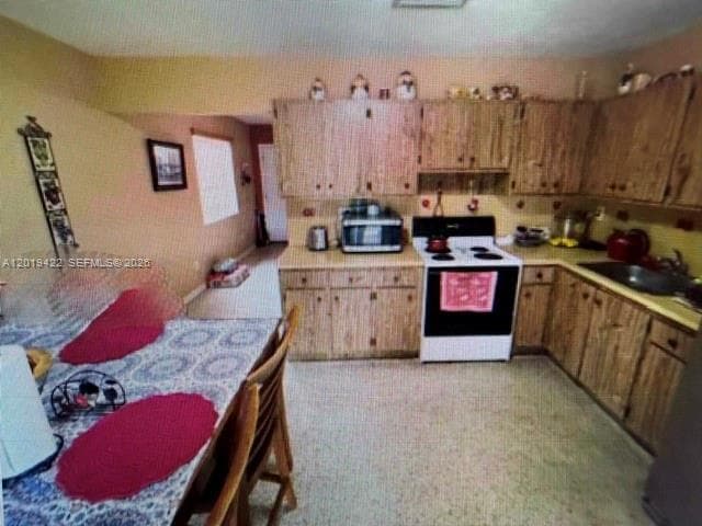 9385-9387 SW 37th St, Miami FL 33165 — 10