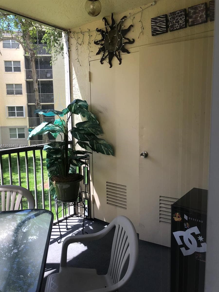 8245 Lake Dr # 204, Doral FL 33166 — 8