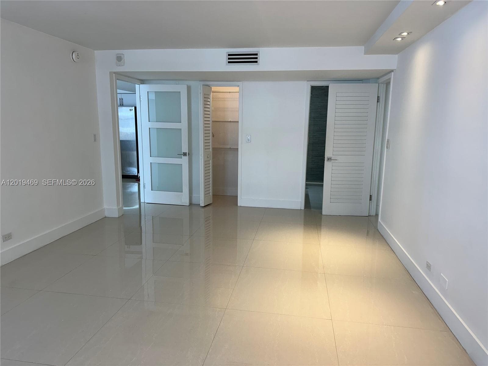 6039 Collins Ave # 1221, Miami Beach FL 33140 — 7