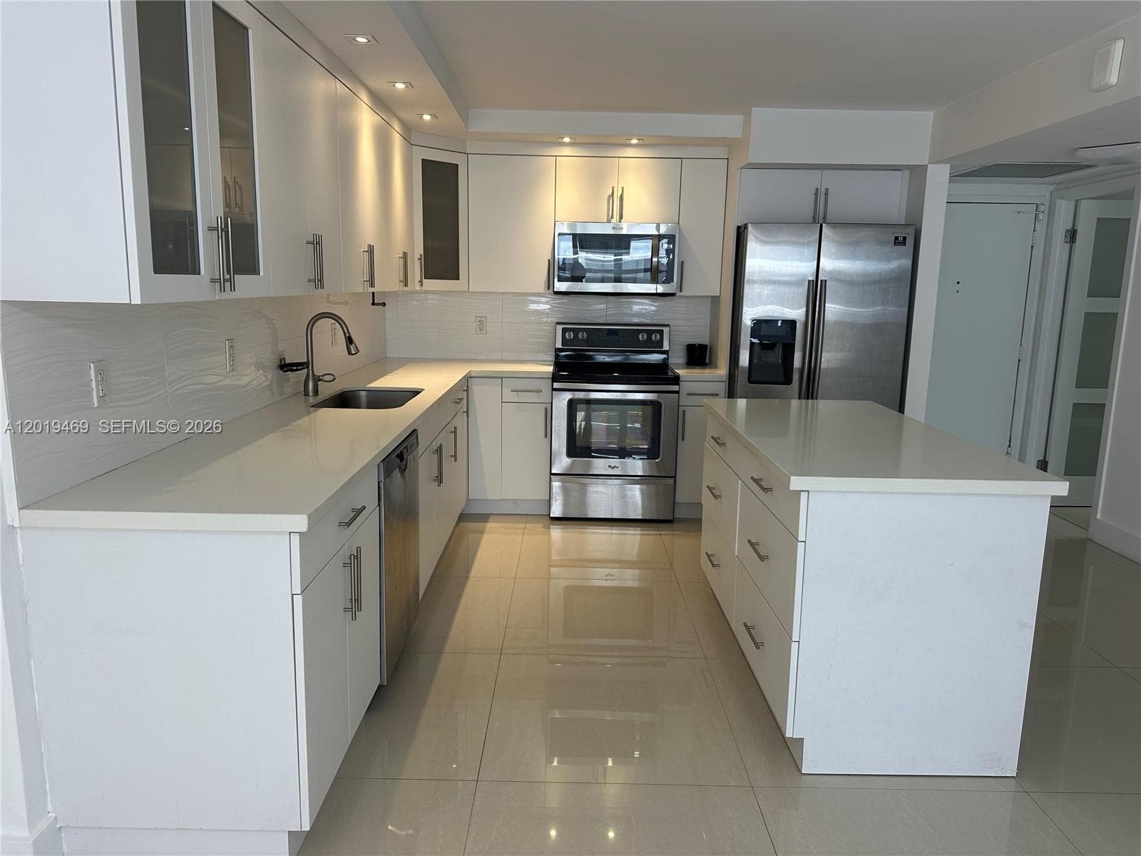 6039 Collins Ave # 1221, Miami Beach FL 33140 — 3