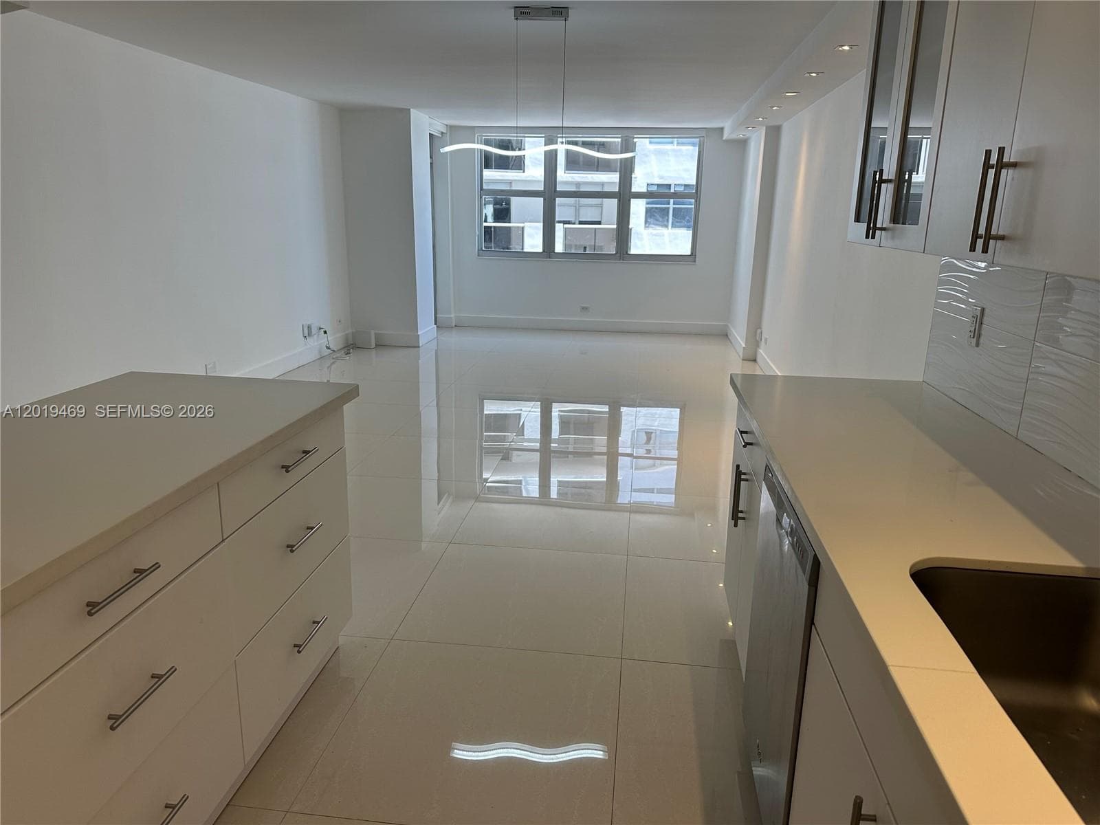 6039 Collins Ave # 1221, Miami Beach FL 33140 — 5