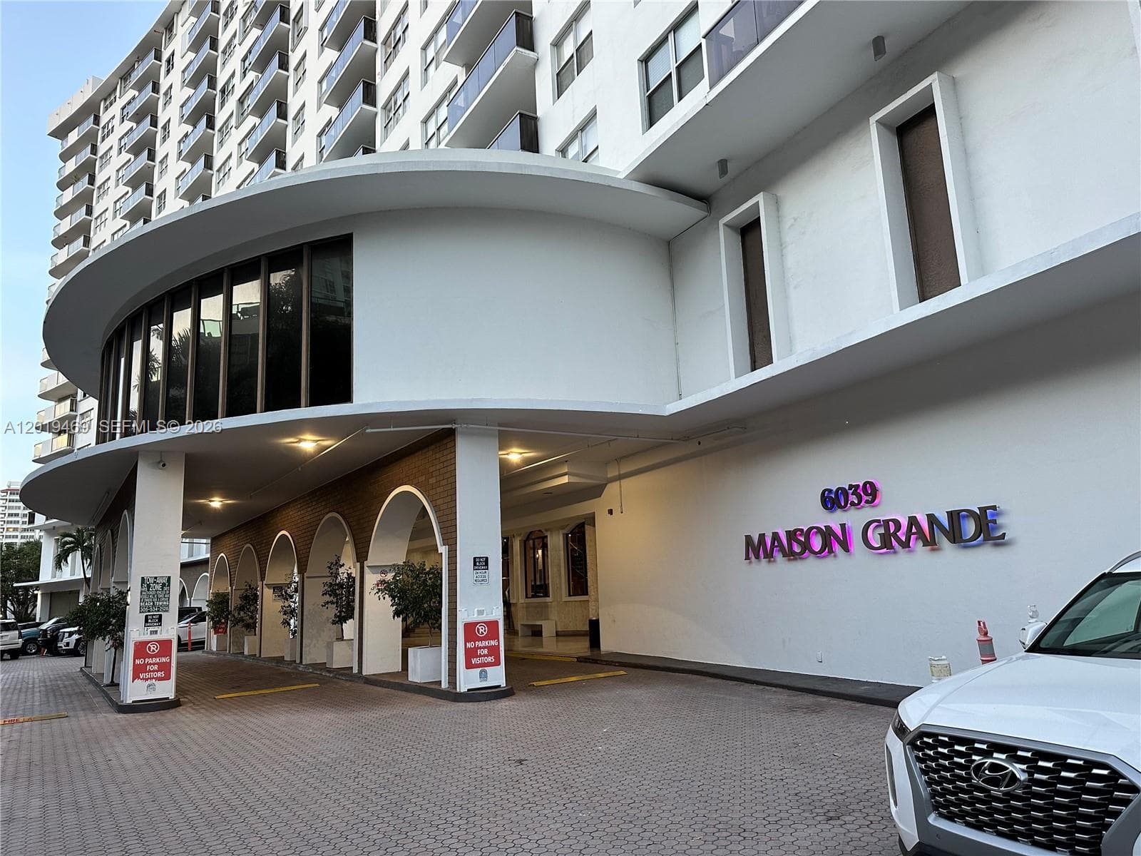 6039 Collins Ave # 1221, Miami Beach FL 33140 — 34