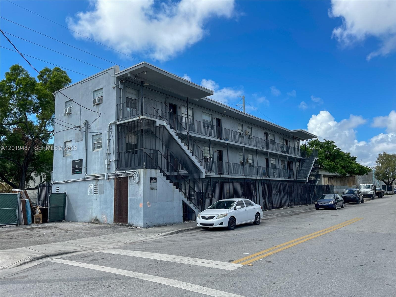 220 NW 11th Ter, Miami FL 33136 — 7