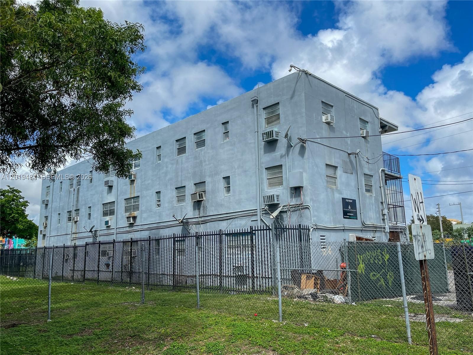 220 NW 11th Ter, Miami FL 33136 — 9