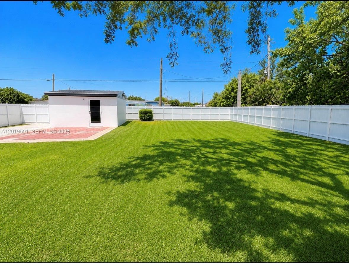 1881 NW 157th St, Miami Gardens FL 33054 — 17