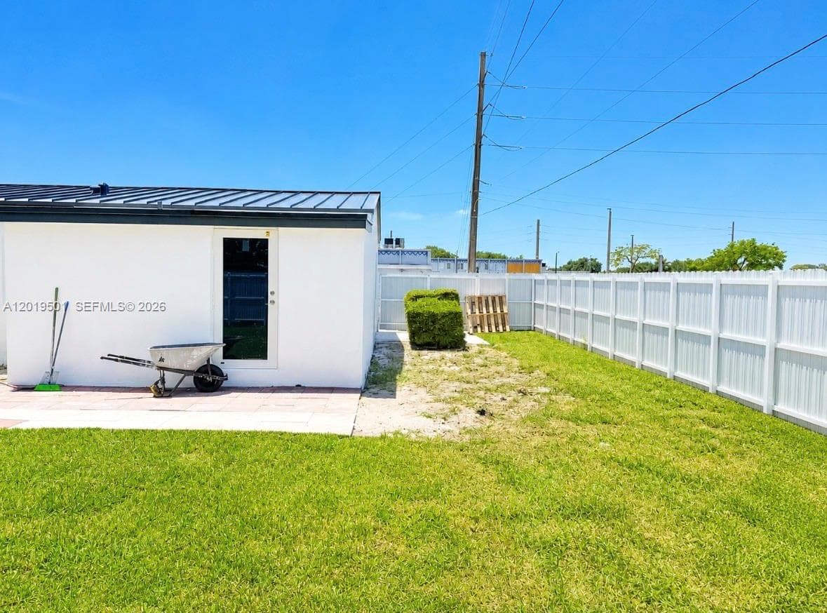 1881 NW 157th St, Miami Gardens FL 33054 — 18