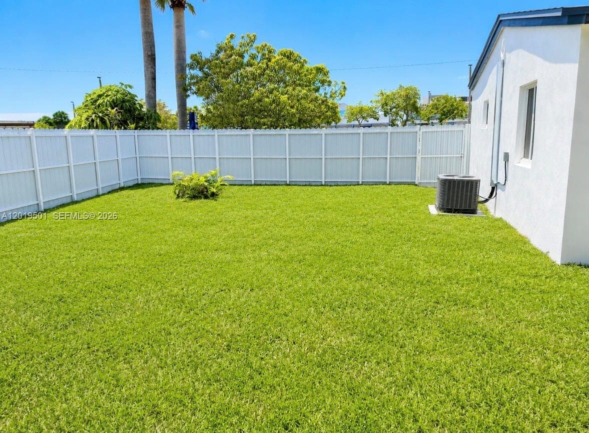 1881 NW 157th St, Miami Gardens FL 33054 — 15