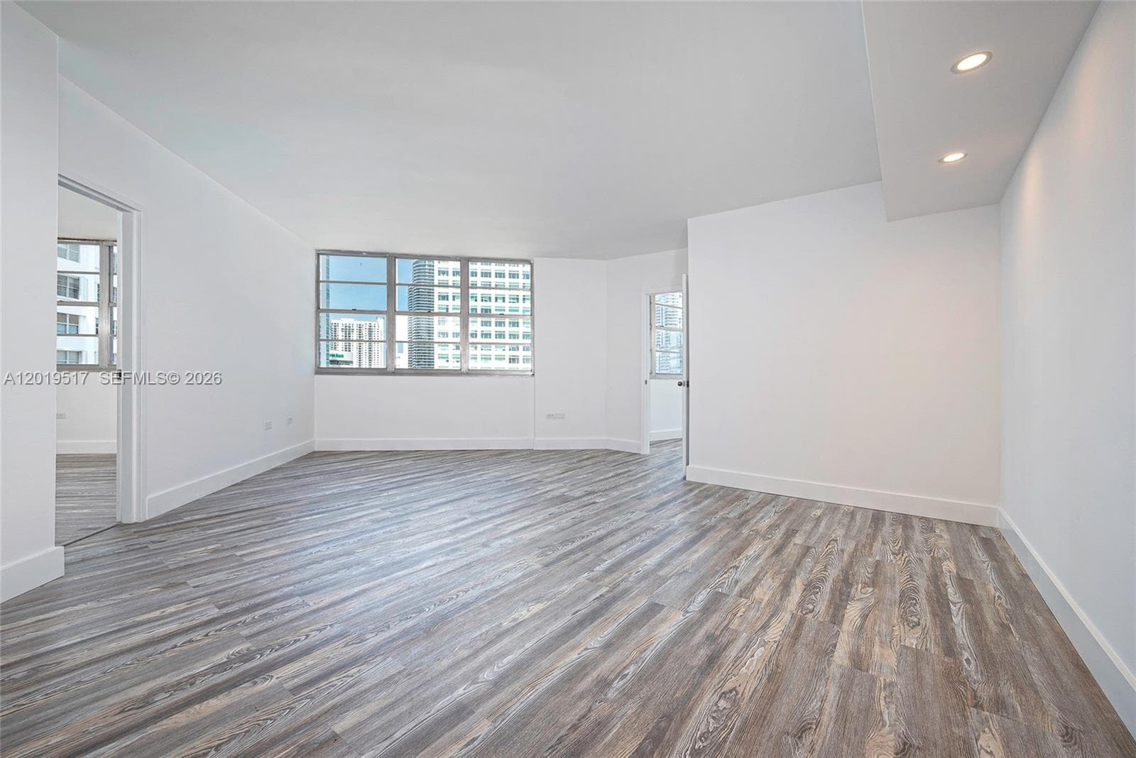 801 Brickell Bay Dr # 1662, Miami FL 33131 — 2