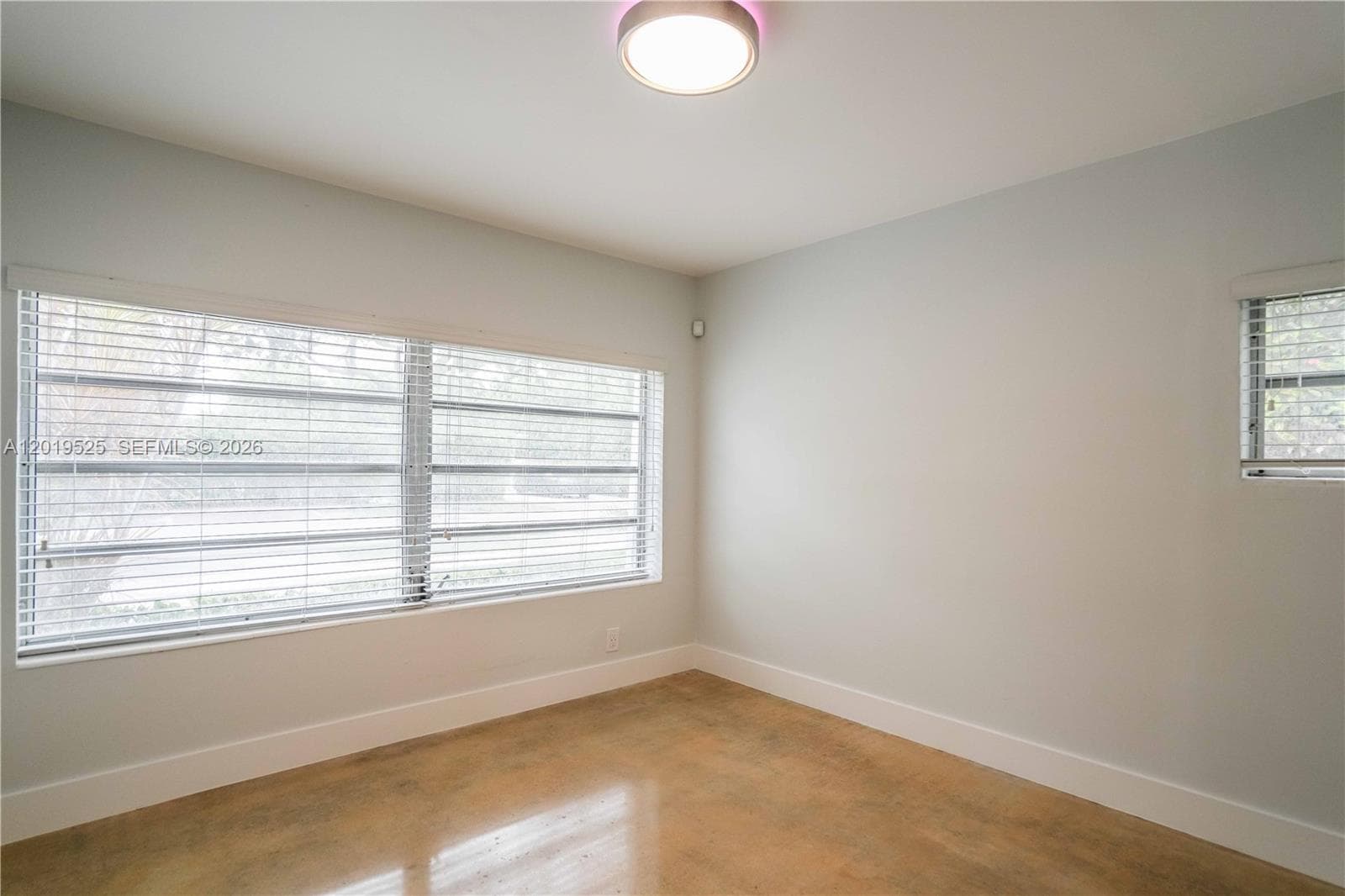 475 S Shore Dr, Miami Beach FL 33141 — 27