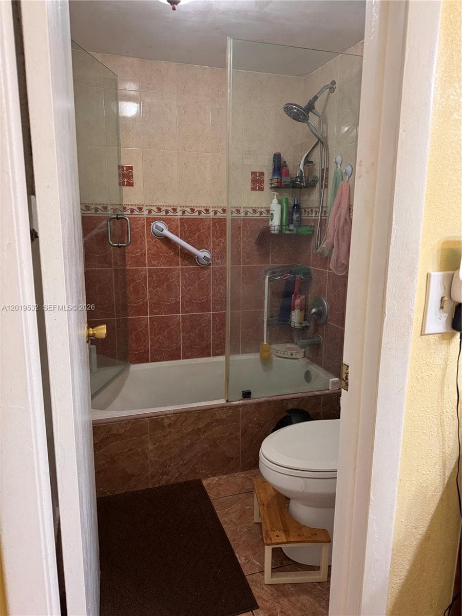 7115 NW 179th St # 207, Hialeah FL 33015 — 13