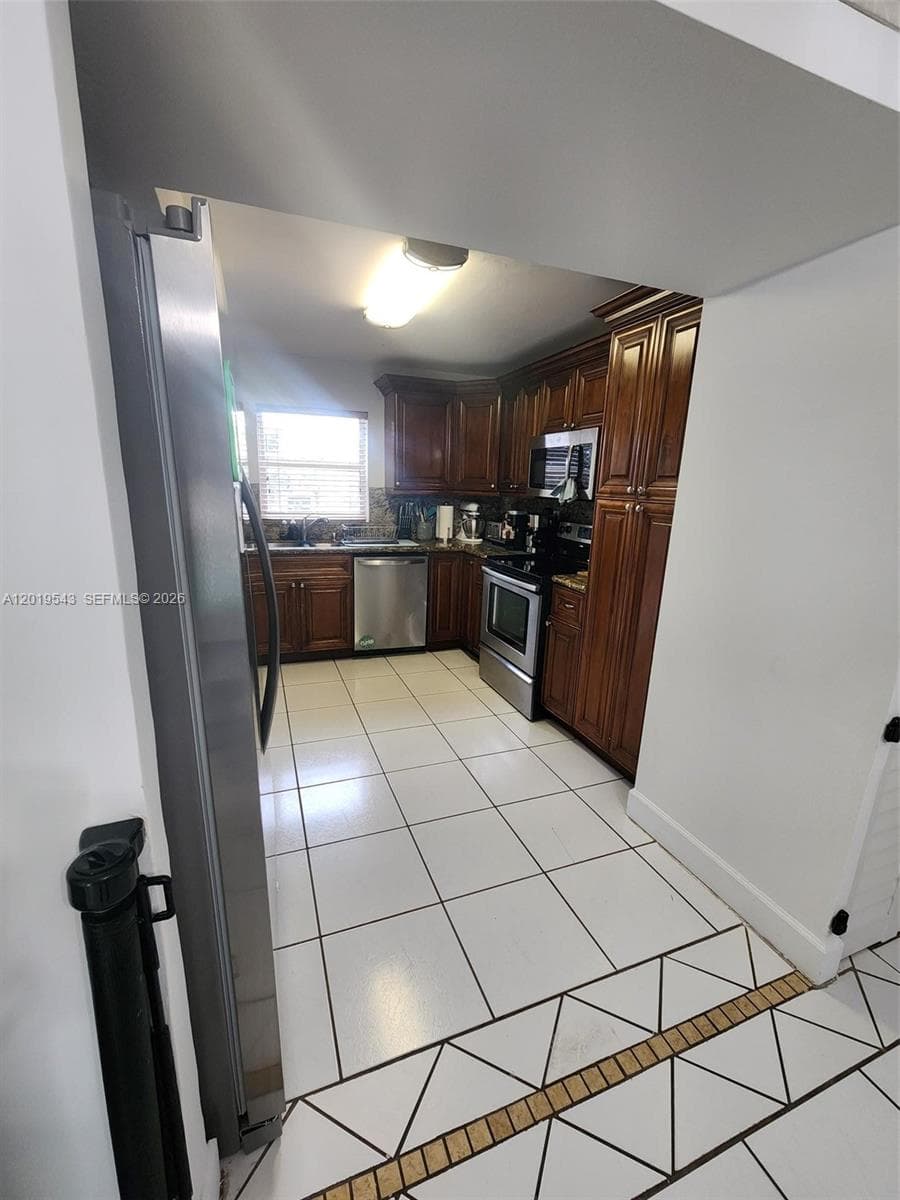 6931 SW 111th Ct, Miami FL 33173 — 11