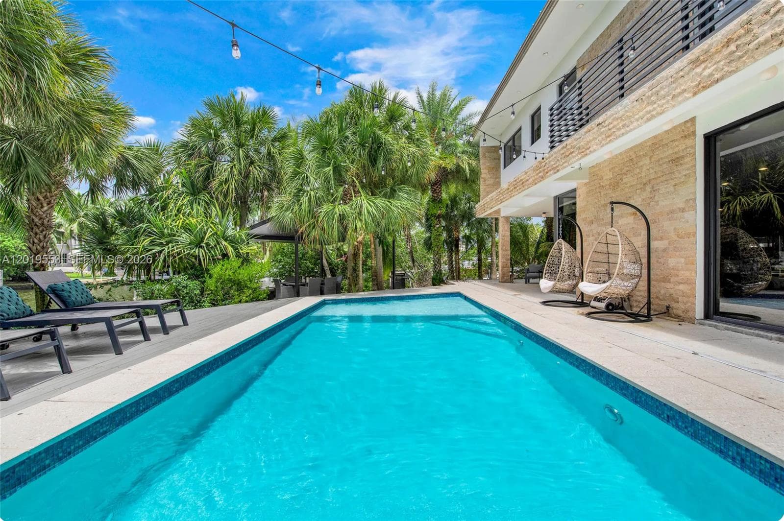 994-990 NE 78th, Miami FL 33138 — 61