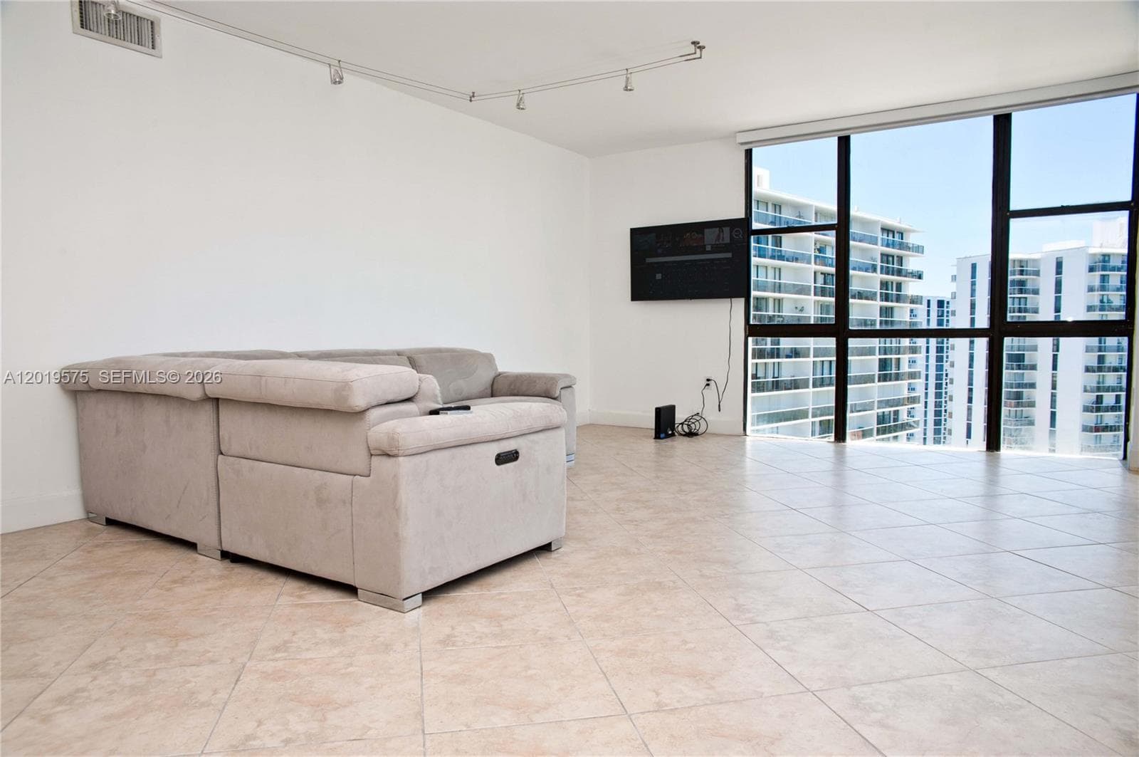 3675 N Country Club Dr # 1903, Aventura FL 33180 — 17
