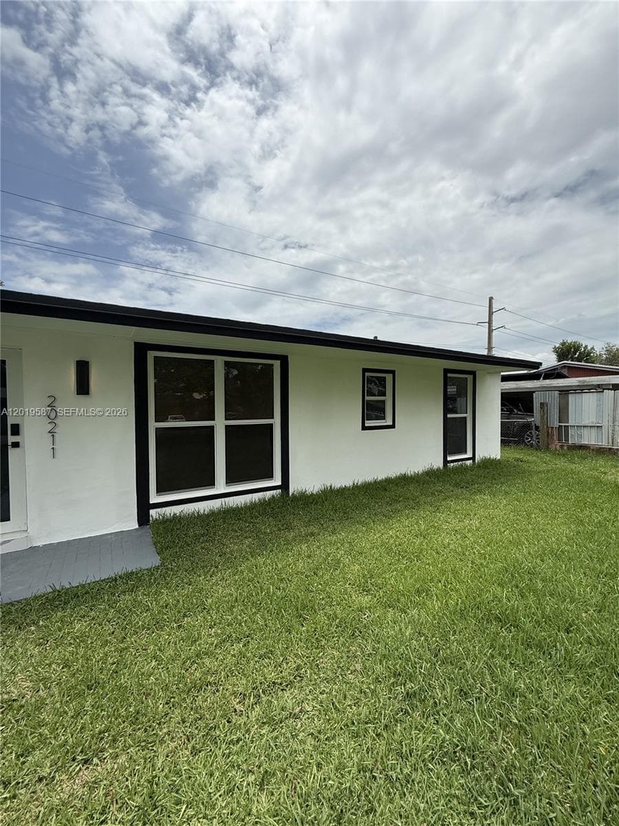 20211 NW 42nd Ave, Miami Gardens FL 33055 — 3