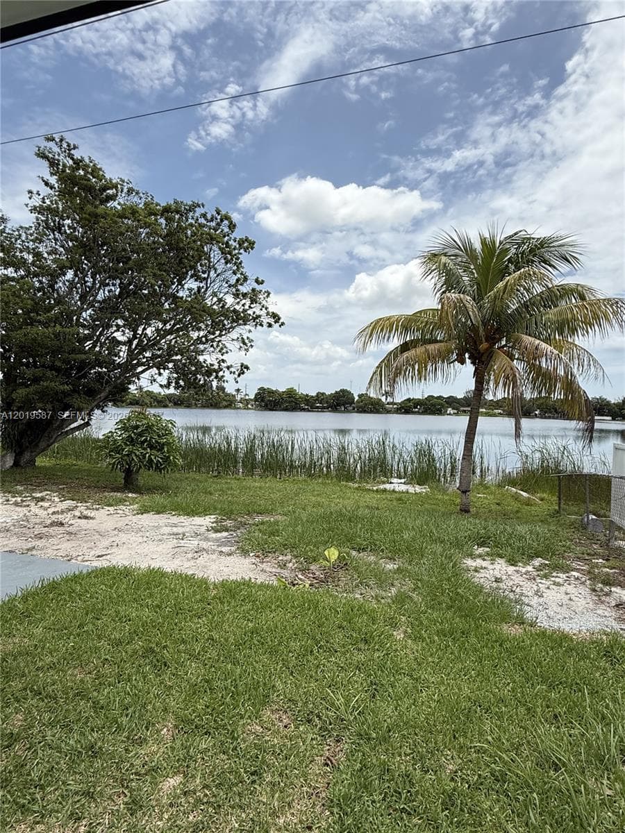20211 NW 42nd Ave, Miami Gardens FL 33055 — 41