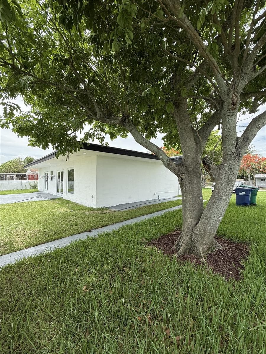 20211 NW 42nd Ave, Miami Gardens FL 33055 — 37