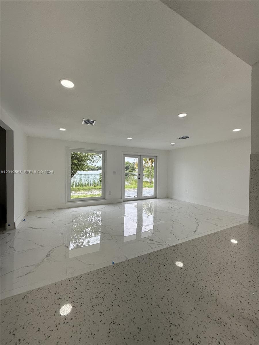 20211 NW 42nd Ave, Miami Gardens FL 33055 — 19
