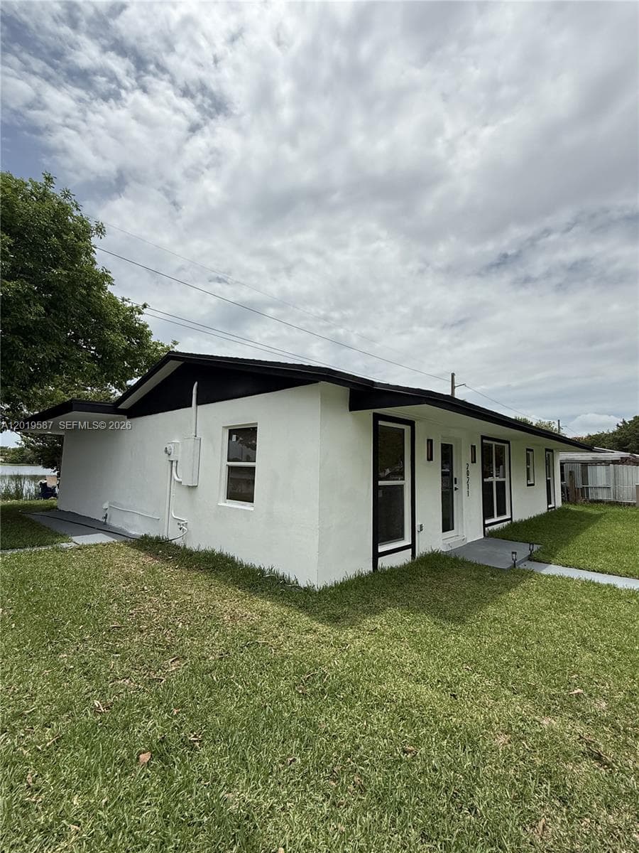 20211 NW 42nd Ave, Miami Gardens FL 33055 — 35