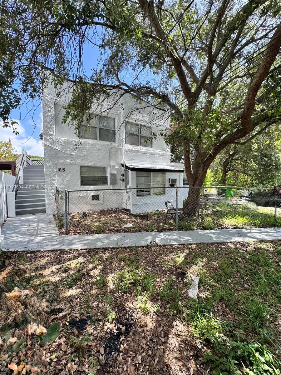 1613-1615 NW 45th St, Miami FL 33142 — 2