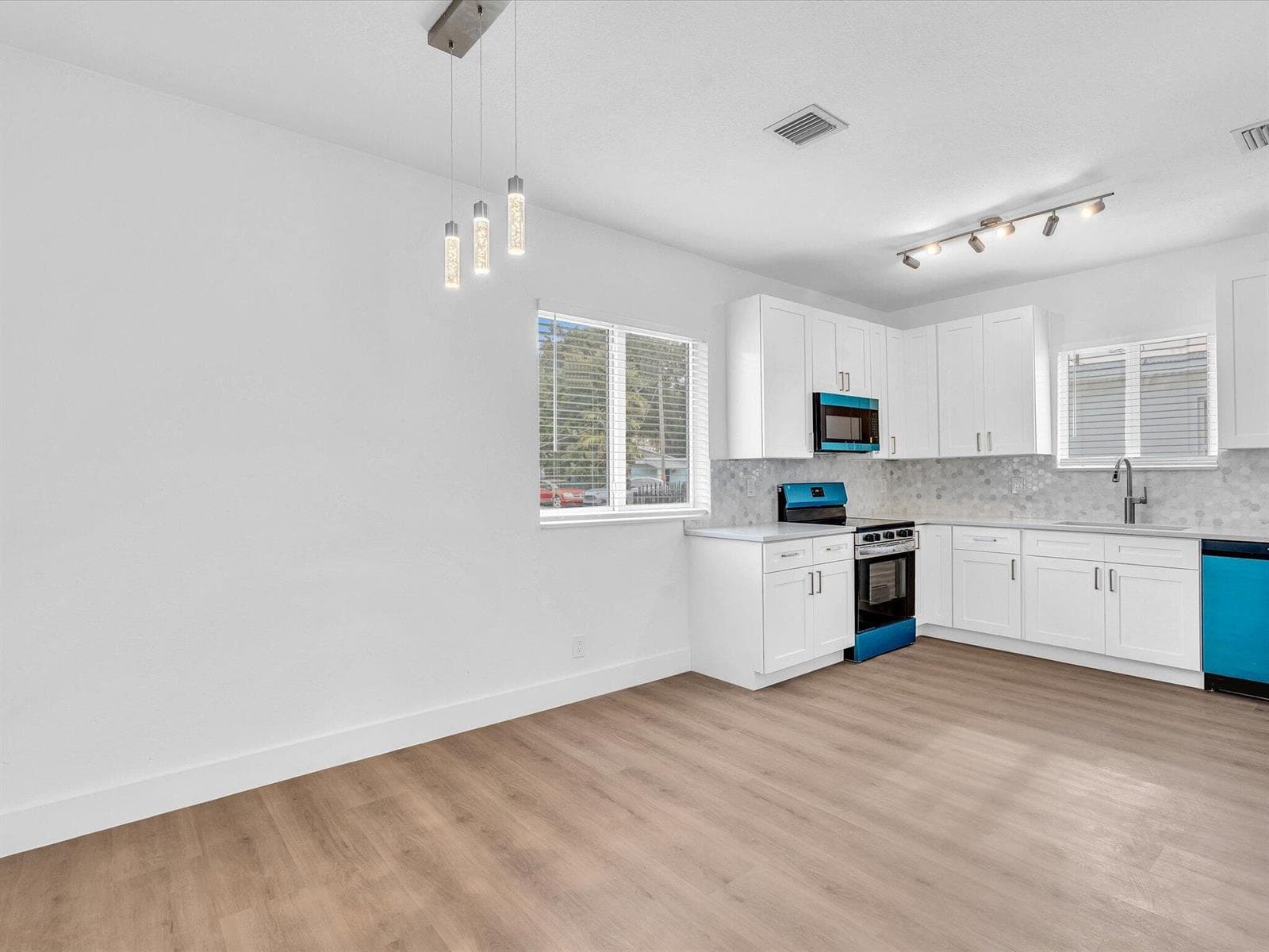 2410 NW 43rd Street, Miami FL 33142 — 6