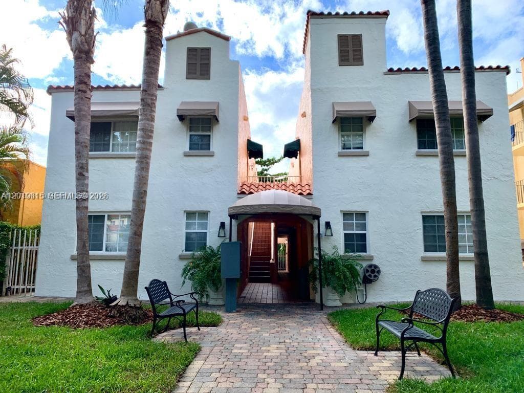 1218 Salzedo St # 10, Coral Gables FL 33134 — 1