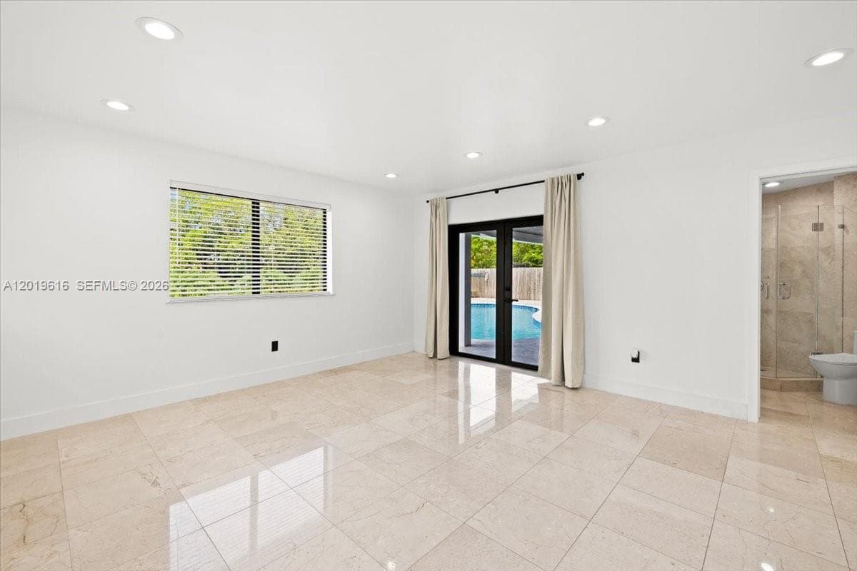2400 NE 195th St # 2400, Miami FL 33180 — 13