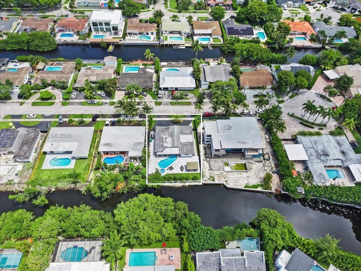 2400 NE 195th St # 2400, Miami FL 33180 — 45