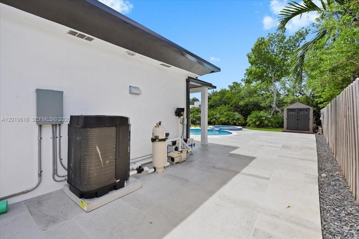 2400 NE 195th St # 2400, Miami FL 33180 — 51