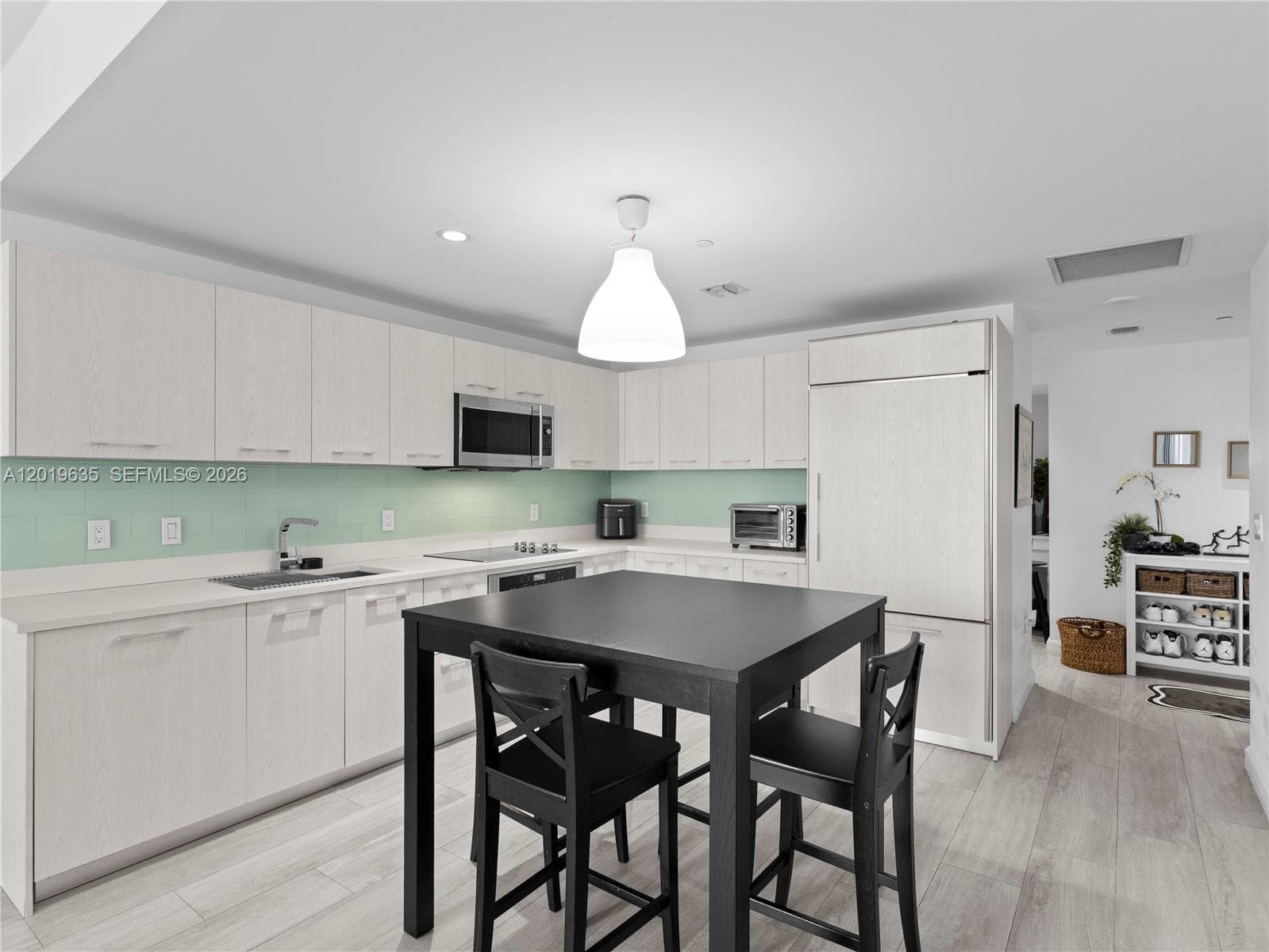 55 SW 9th St # 1810, Miami FL 33130 — 15