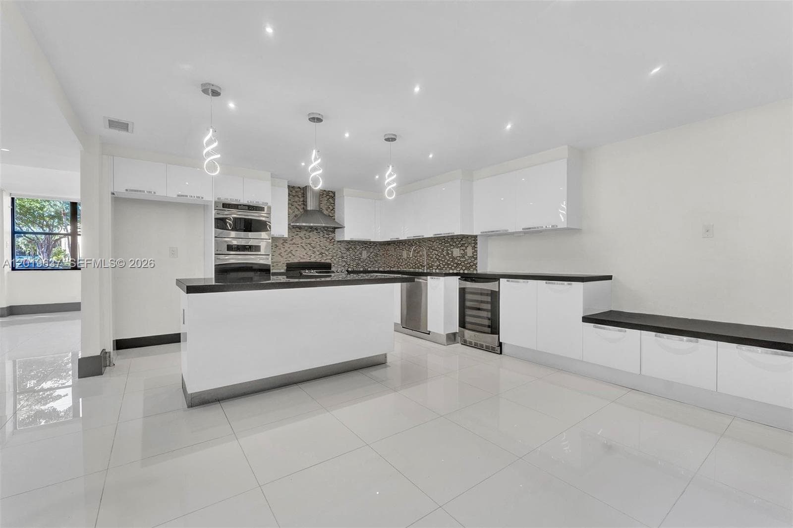 20441 NE 30th Ave # 9, Aventura FL 33180 — 2