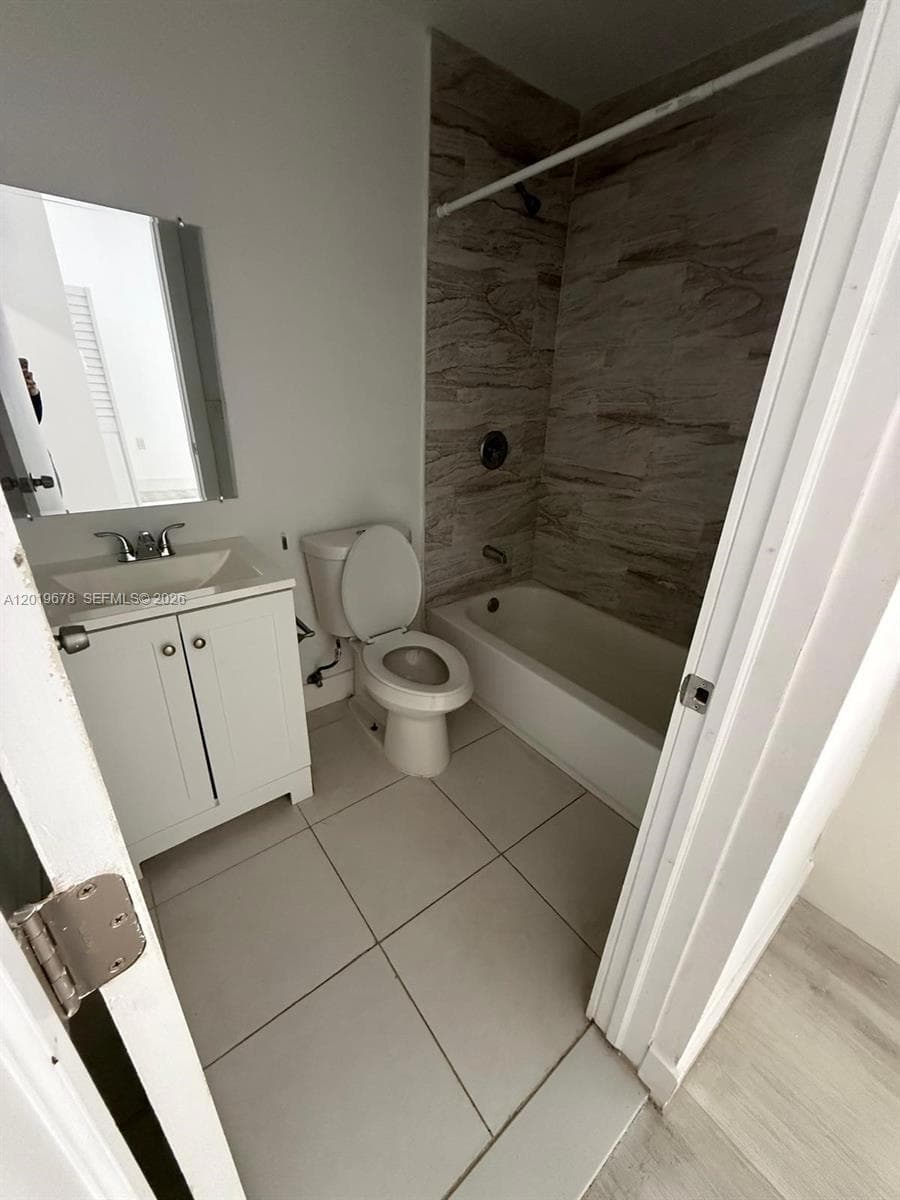 75 Glen Royal Pkwy # 3, Miami FL 33125 — 4