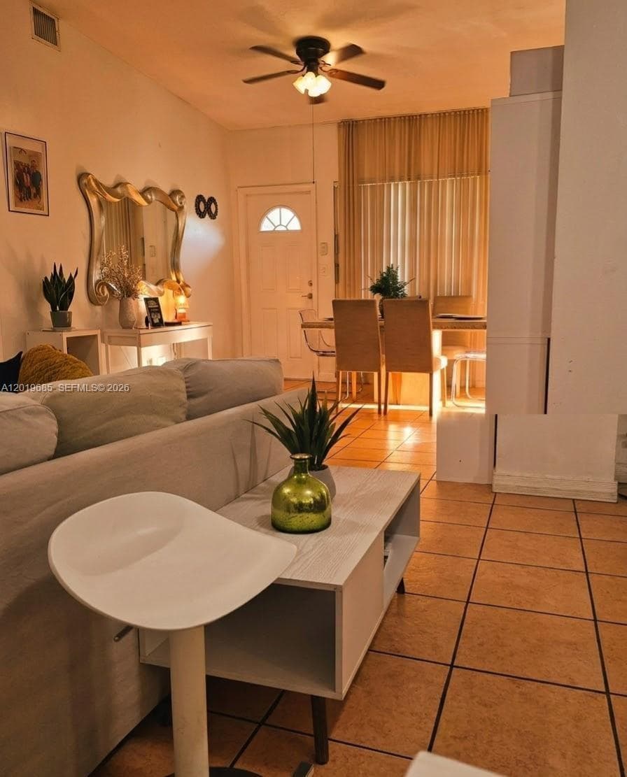 571 NE 172nd St, North Miami Beach FL 33162 — 2