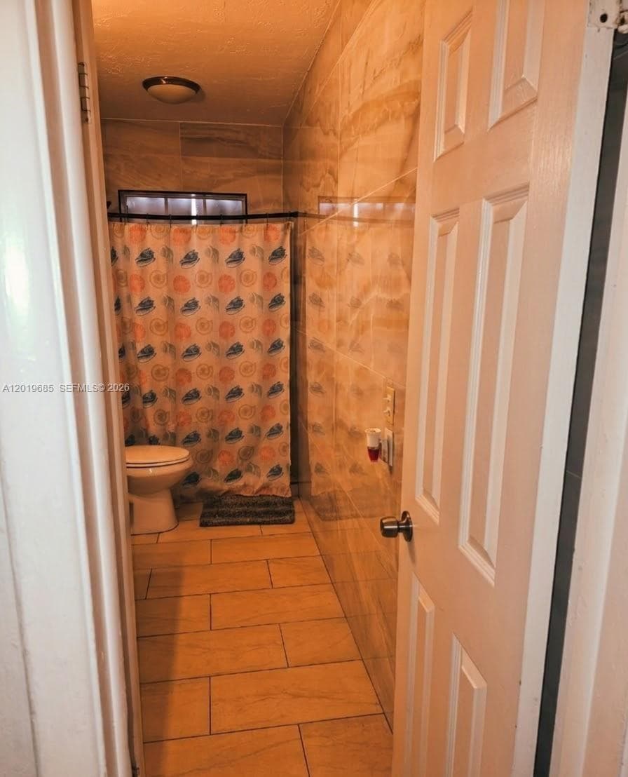 571 NE 172nd St, North Miami Beach FL 33162 — 5