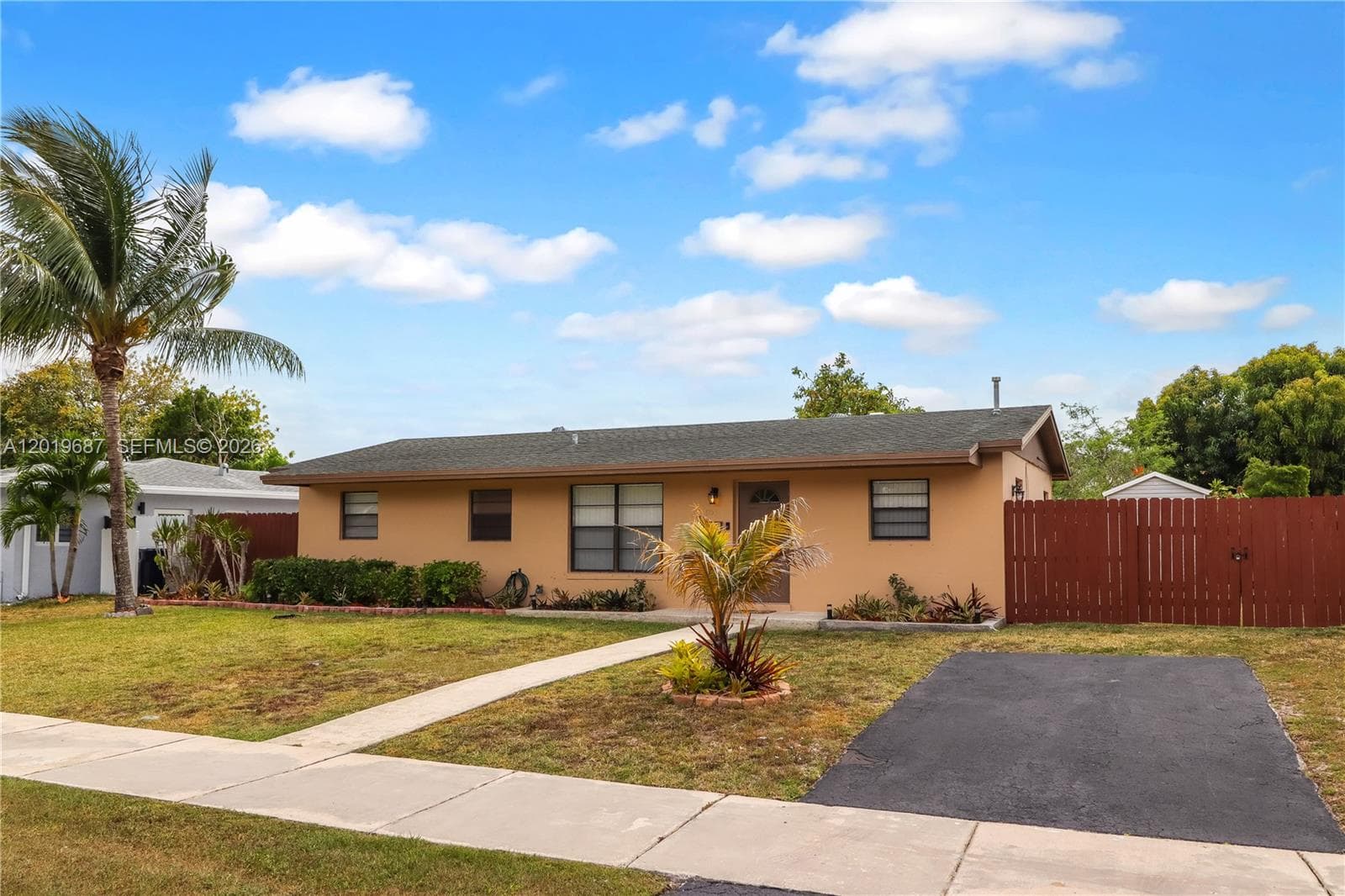 15502 SW 102nd Ave, Miami FL 33157 — 25
