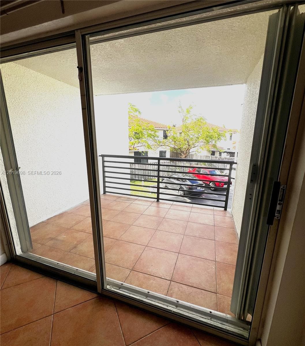 9715 Fontainebleau Blvd # E209, Miami FL 33172 — 7
