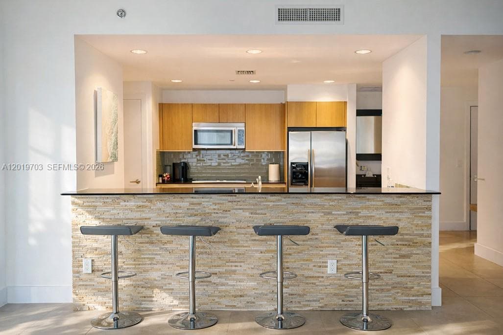 1050 Brickell Ave # 2210, Miami FL 33131 — 10