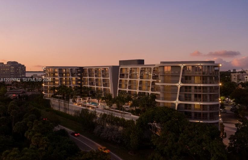 3900 Alton Road # 825, Miami Beach FL 33140 — 35