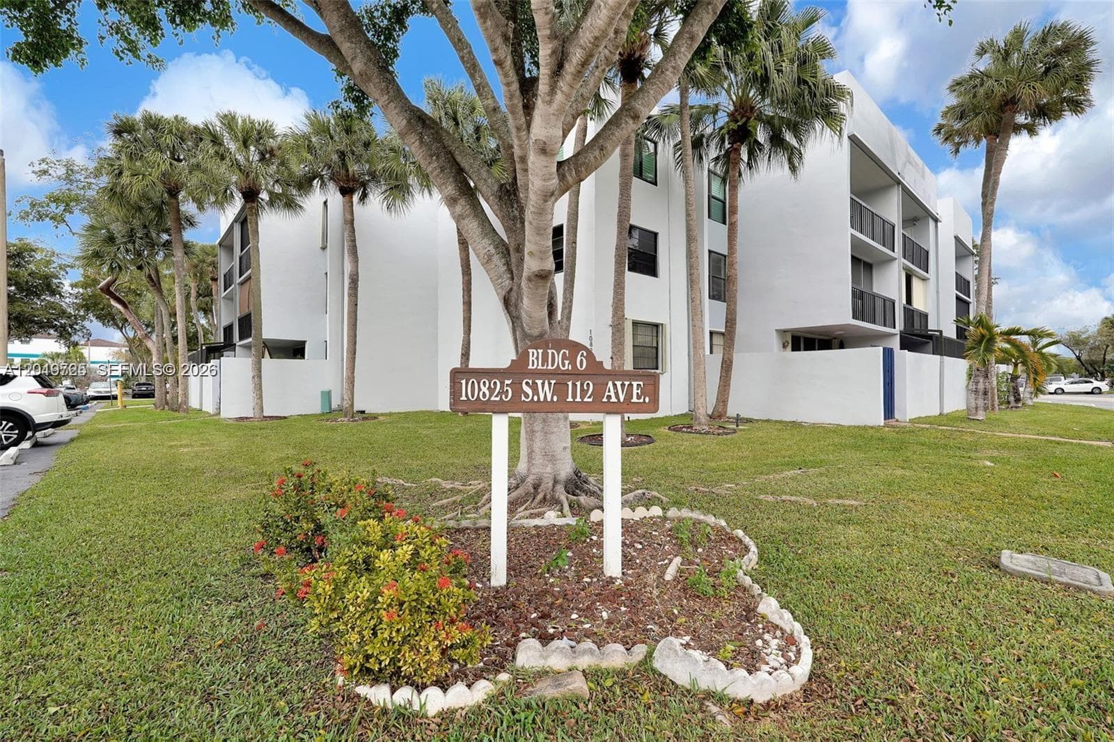 10825 SW 112 AV # 215, Miami FL 33176 — 3