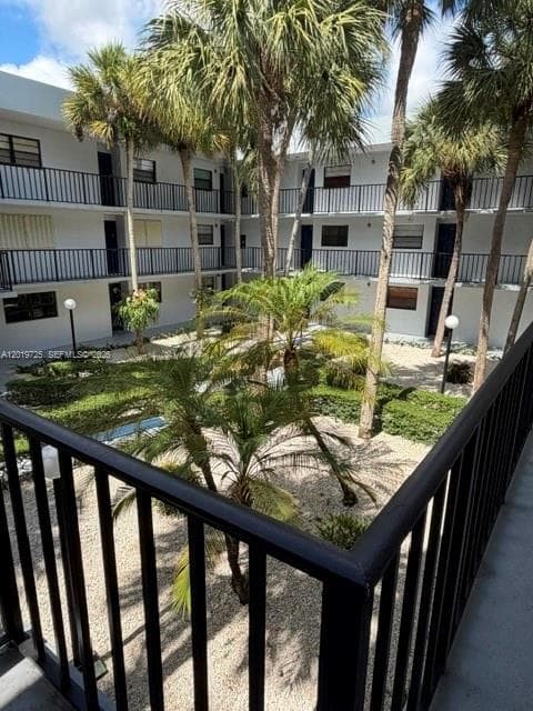 10825 SW 112 AV # 215, Miami FL 33176 — 4