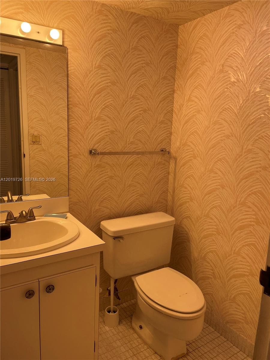 100 Bayview Dr # 1012, Sunny Isles Beach FL 33160 — 11