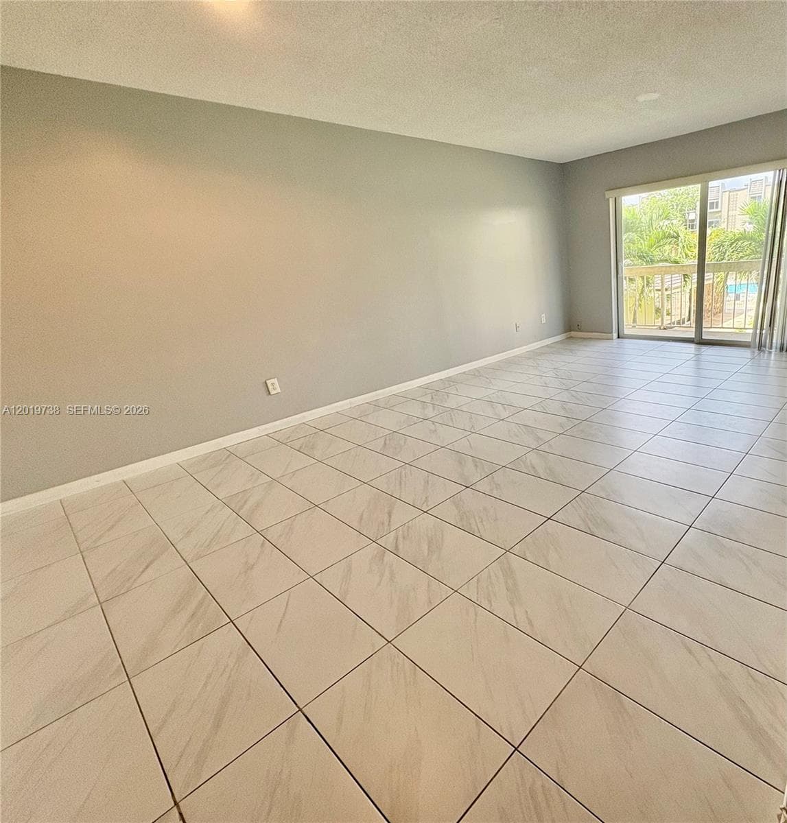 7815 N Camino Real # 216, Miami FL 33143 — 2
