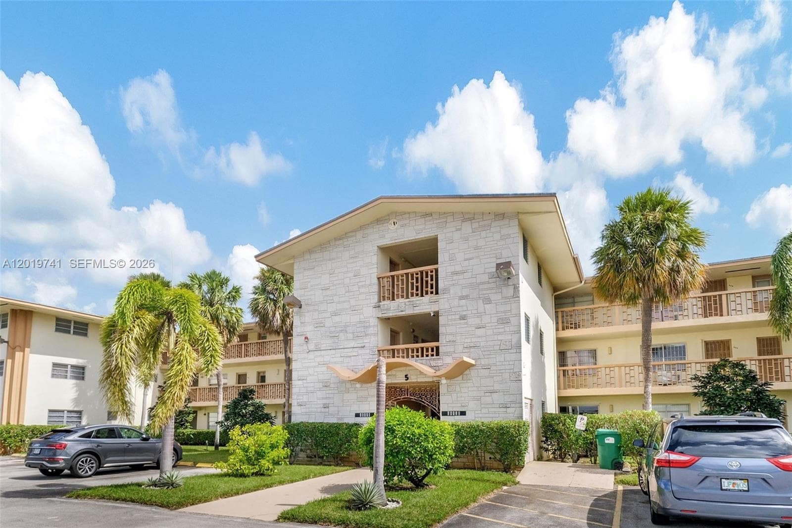 17001 NE 13th ave # 306, Miami FL 33162 — 15