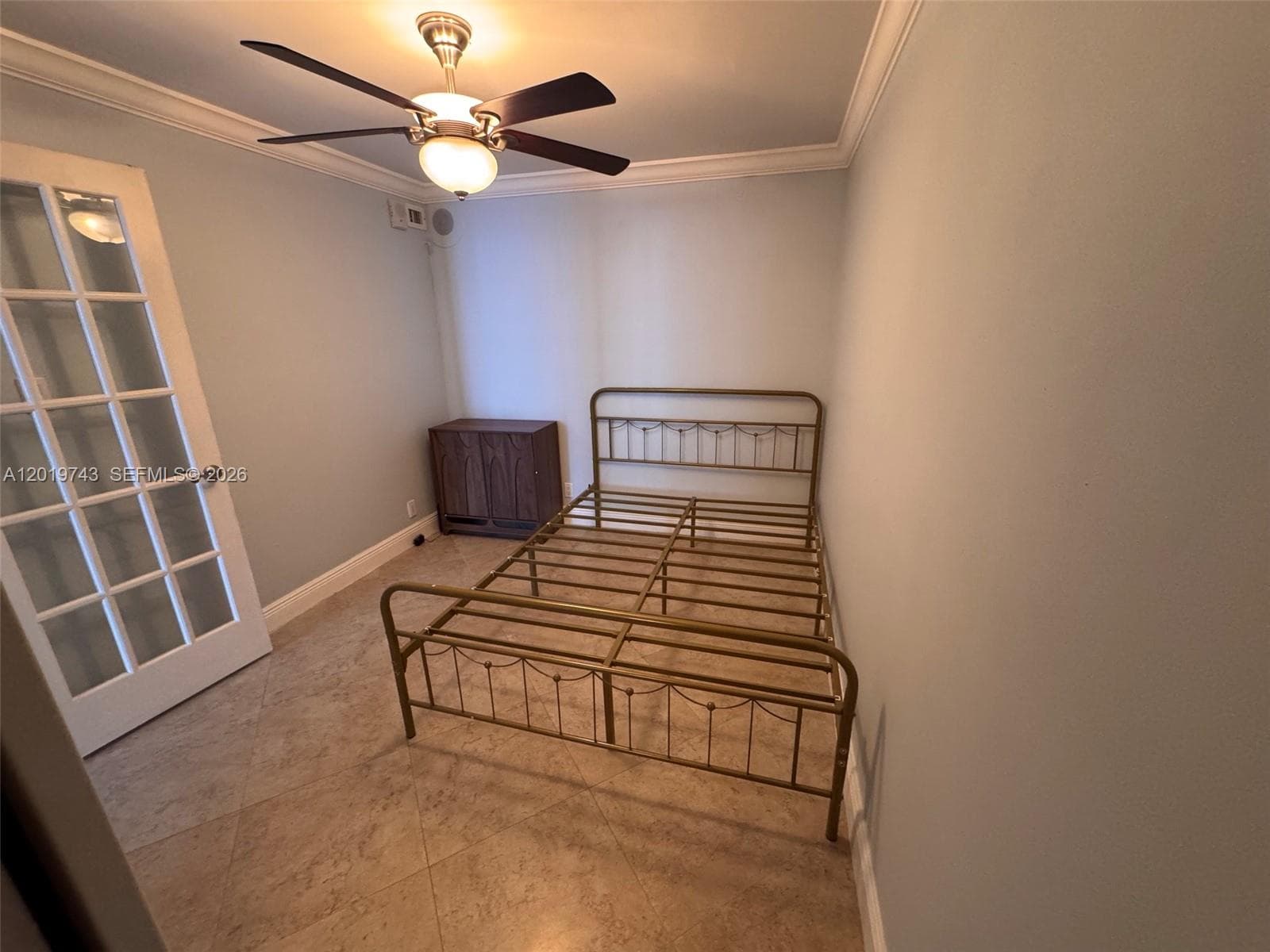 2401 Collins Ave # 1807, Miami Beach FL 33140 — 17