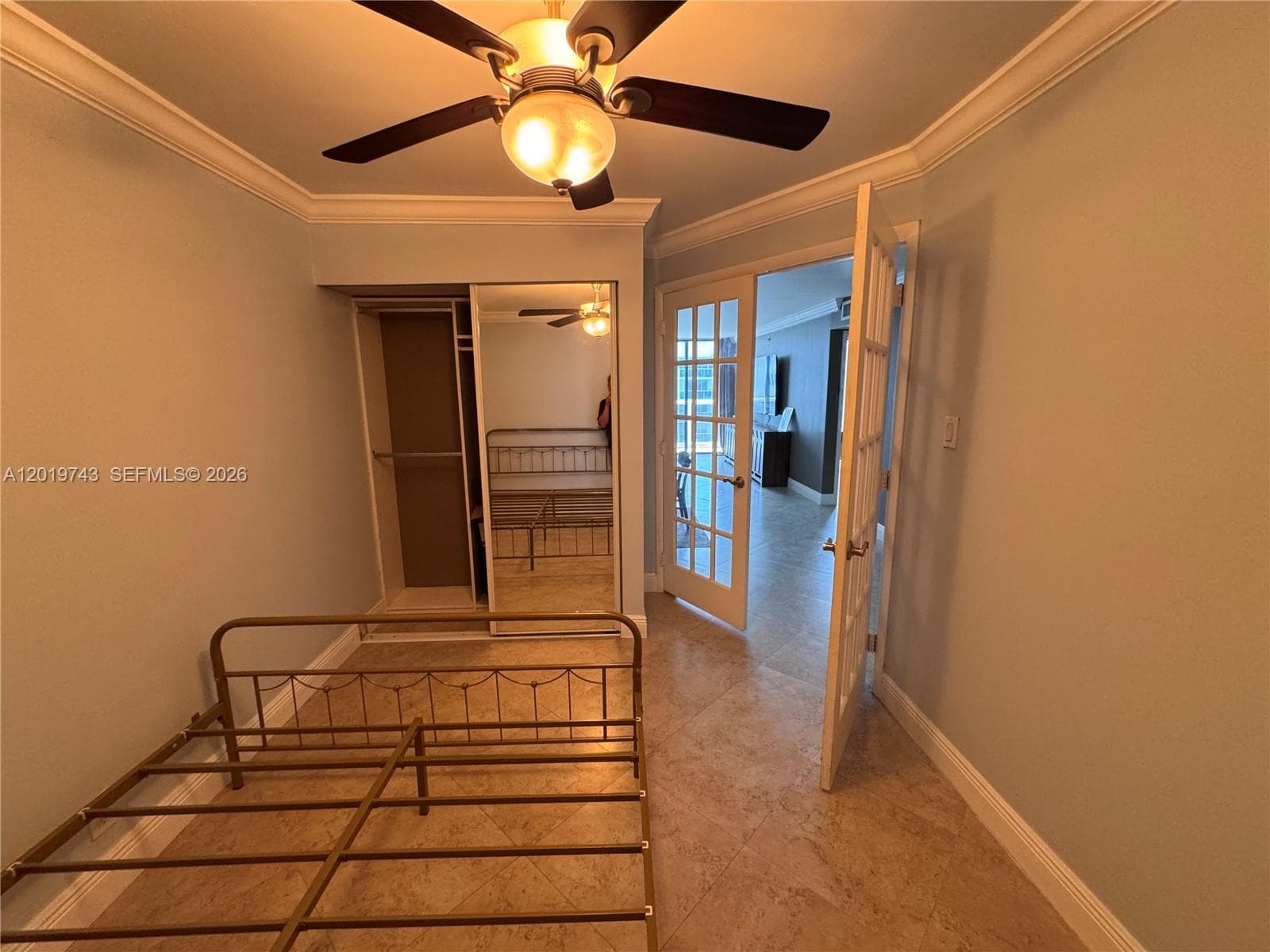 2401 Collins Ave # 1807, Miami Beach FL 33140 — 16