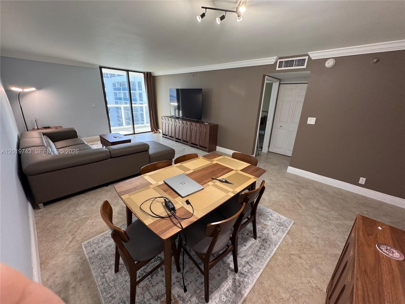 2401 Collins Ave # 1807, Miami Beach FL 33140 — 22