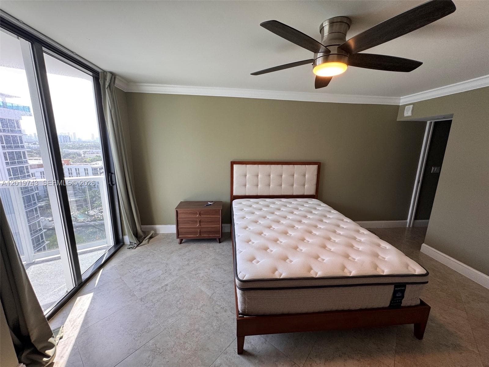 2401 Collins Ave # 1807, Miami Beach FL 33140 — 15