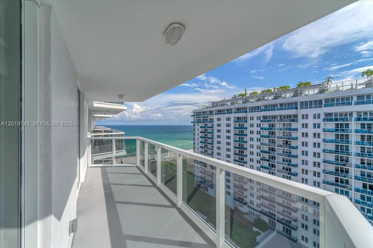 2401 Collins Ave # 1807, Miami Beach FL 33140 — 4